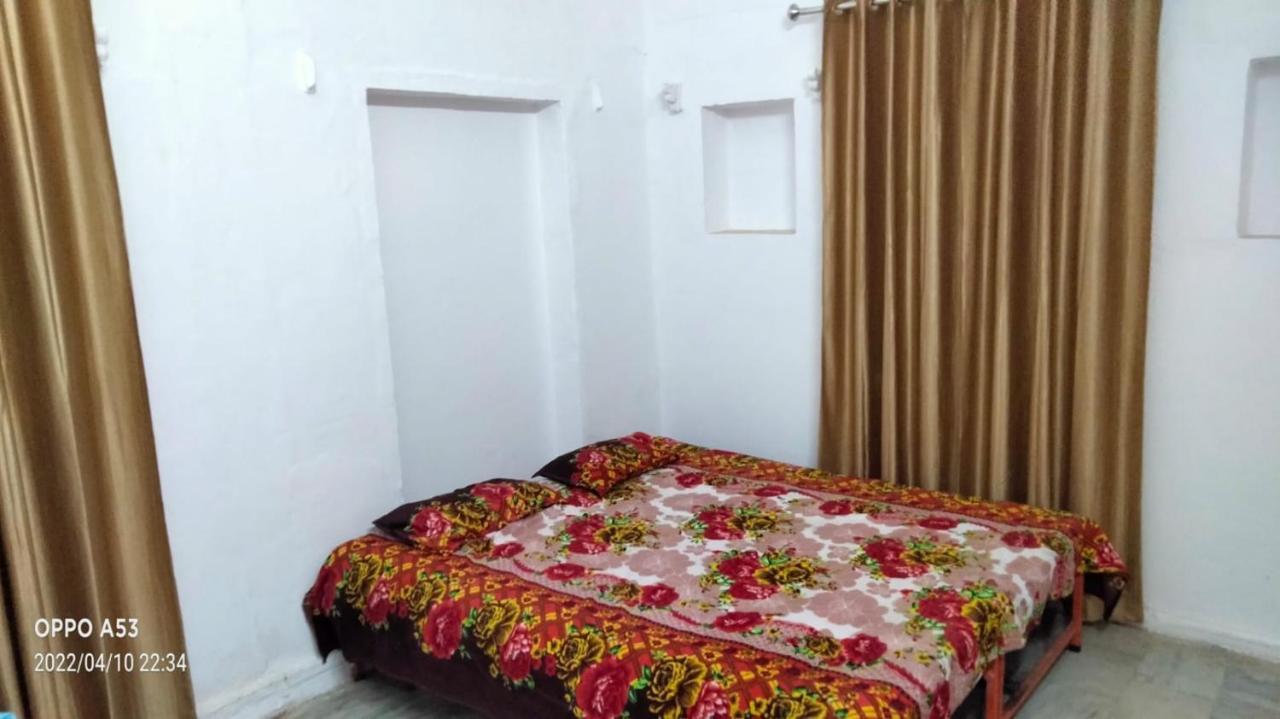 Hotel Shri Swami Sheetal Das Akhada B1-88 Assi , Near Pushkar Talab,Varanasi, Ashram Dharmshala Exterior foto